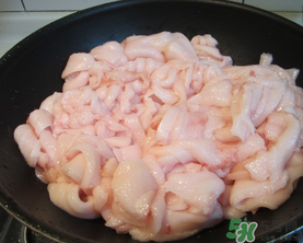豬板油和豬肥肉油有什么區別？豬板油和肥肉油哪個好？