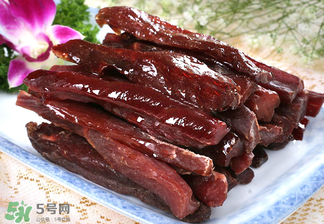 風干牛肉是生的嗎？風干牛肉是生的還是熟的？