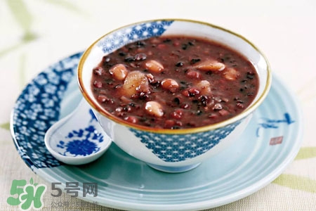 臘八飯熱量高嗎？吃臘八飯會(huì)發(fā)胖嗎？