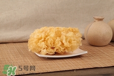 銀耳干的好還是鮮的好?干銀耳和新鮮銀耳有什么區別