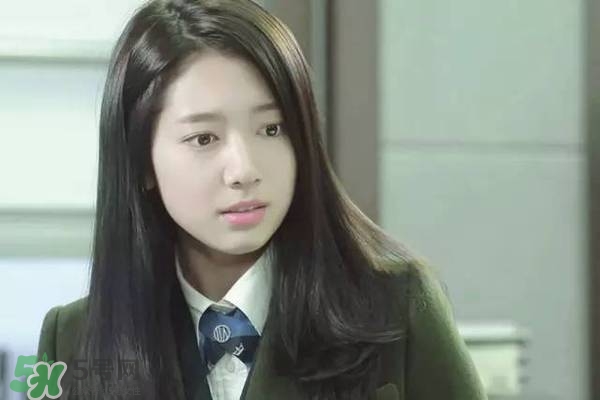 蜜褐色頭發圖片_蜜褐色適合什么膚色