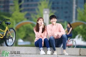 蜜褐色頭發圖片_蜜褐色適合什么膚色