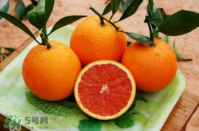 血橙和普通橙子有什么區別？血橙比普通的橙子好吃嗎？
