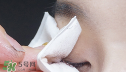 眼唇卸妝液怎么用？眼唇卸妝液使用方法