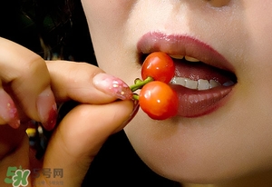 嘴唇起泡腫了怎么辦？嘴唇起泡腫了怎么消腫