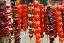 做糖葫蘆的紅色是什么？糖葫蘆外面紅色的是色素嗎？