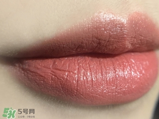 mac唇膏奶茶色是幾號(hào)？mac唇膏mocha試色