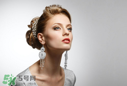 一次性耳釘怎么取下來？一次性耳釘多久取下來？