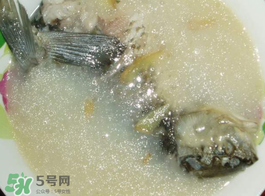 鯽魚湯怎么做才白？鯽魚湯怎么熬成奶白色？