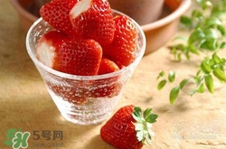 吃草莓可以解酒嗎？草莓怎么解酒