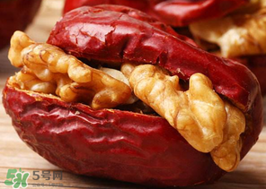 紅棗夾核桃有什么寓意？紅棗夾核桃的寓意