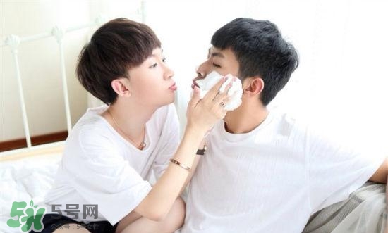 為什么同性戀都是帥哥？為什么同性戀容易的艾滋病呢