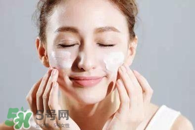 卸妝油悶痘怎么辦？卸妝油悶痘怎么補(bǔ)救？