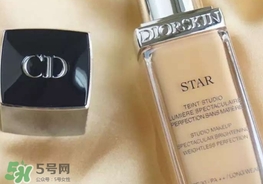 粉底液卡粉怎么辦？粉底液卡粉怎么補(bǔ)救？