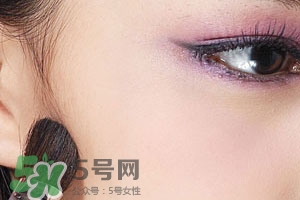 紫色腮紅適合什么口紅？紫色腮紅口紅搭配