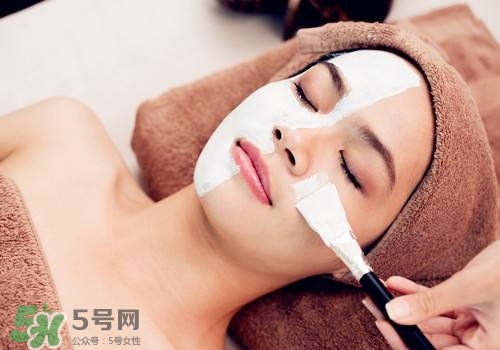 卸妝水和卸妝油的區別？卸妝水和卸妝油有什么不一樣？
