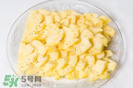 菠蘿如何削皮？自己在家怎么削菠蘿？