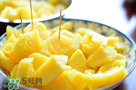 菠蘿如何削皮？自己在家怎么削菠蘿？