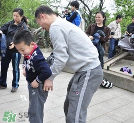 清明節(jié)穿什么衣服？清明節(jié)是適合穿什么衣服？