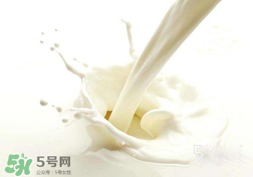 牛奶苦是怎么回事？牛奶苦能喝嗎？
