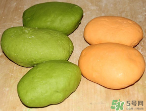 菠菜汁和面怎樣做更綠？怎么樣菠菜汁和面更綠？