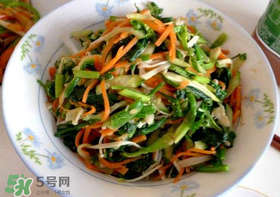 薺菜和金針菇能一起吃嗎？薺菜能和金針菇一起炒嗎？
