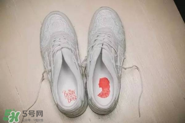 asics tiger美女與野獸合作款有哪些？asics美女與野獸多少錢？