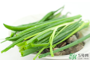 薺菜和蔥能一起吃嗎？薺菜餃子可以放蔥嗎？