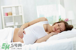 見紅了是不是快生了？見紅后多久會生？