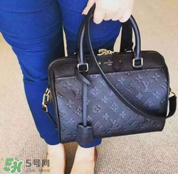 lv枕頭包正品多少錢？lv枕頭包專柜價格