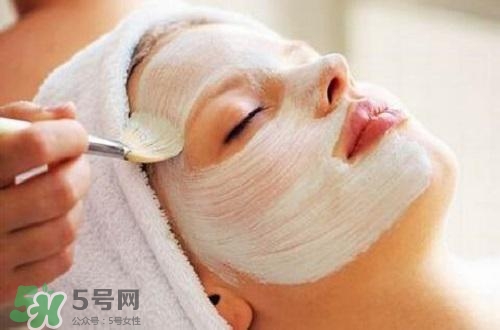 面粉做面膜會(huì)堵塞毛孔嗎？面粉怎么做面膜不會(huì)堵塞毛孔