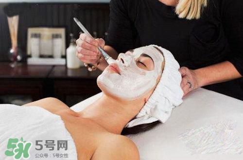 面粉做面膜會(huì)堵塞毛孔嗎？面粉怎么做面膜不會(huì)堵塞毛孔