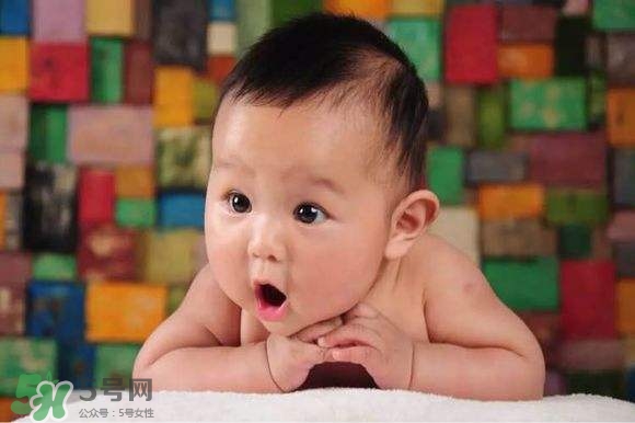 寶寶排便次數多少正常  嬰兒正常的排便次數