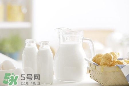 過敏性鼻炎可以喝牛奶嗎？鼻炎患者可以喝牛奶嗎？