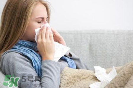 過敏性鼻炎能抽煙嗎？抽煙會(huì)使過敏性鼻炎加重嗎？