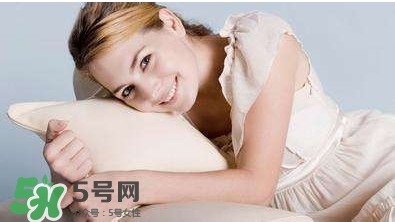 月經量少顏色發黑是怎么回事？月經量少怎么辦