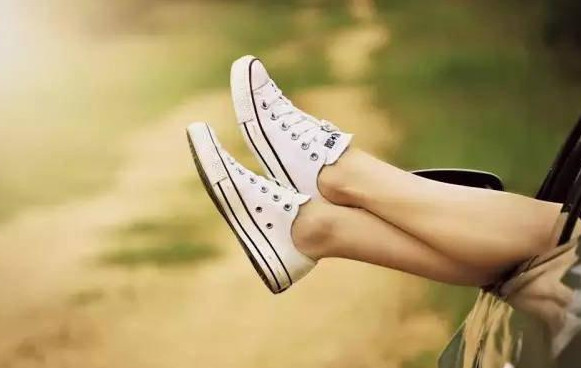 小腿突然抽筋怎么辦？睡覺時小腿突然抽筋