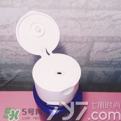 雪肌精洗顏粉和洗顏乳哪個好？雪肌精洗顏粉和洗顏乳區別