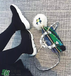 今年流行乾隆皇帝的鞋是什么牌子？乾隆皇帝同款鞋是哪個(gè)品牌？