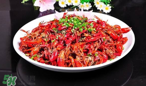 小龍蝦去頭還是不去頭？小龍蝦是吃去頭的好還是不去頭的好？