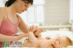 嬰兒濕巾哪種好？嬰兒濕巾哪個牌子好？