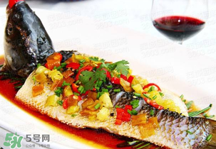 花甲可以和魚一起吃嗎？花甲和魚能一起吃嗎？