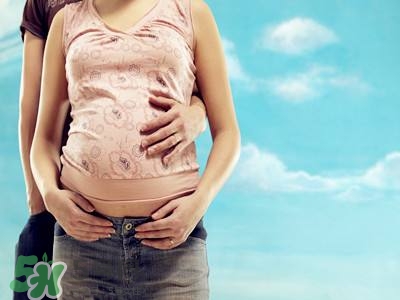 孕婦摸肚子對胎兒有什么危害嗎？孕婦摸肚子的正確方法？