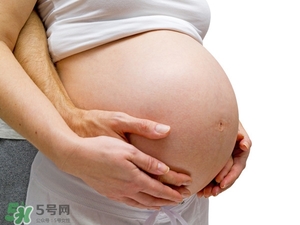 孕婦摸肚子對胎兒有什么危害嗎？孕婦摸肚子的正確方法？