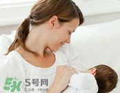 哺乳期奶水有血是什么原因？哺乳期奶水有血能喂奶嗎？