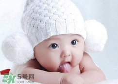 如何判斷新生兒已經吃飽？新生兒吃飽了有什么表現？