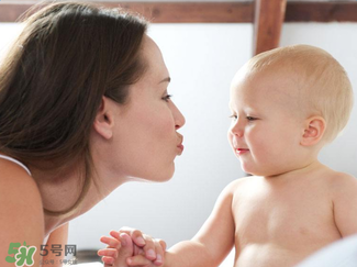 哺乳期媽媽用護(hù)膚品對寶寶有影響嗎？哺乳期能不能用護(hù)膚品？
