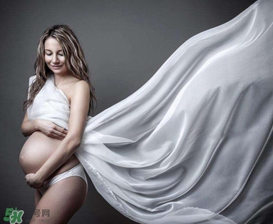 孕婦裝怎么選？孕婦裝怎么搭配好看？