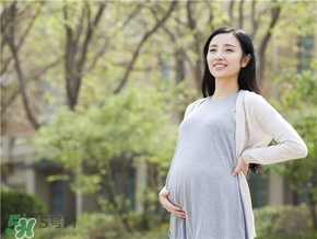 孕婦裝怎么選？孕婦裝怎么搭配好看？