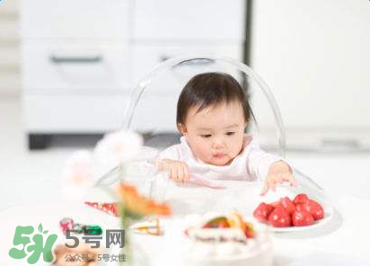 寶寶可以吃小龍蝦嗎？多大的寶寶可以吃小龍蝦呢？
